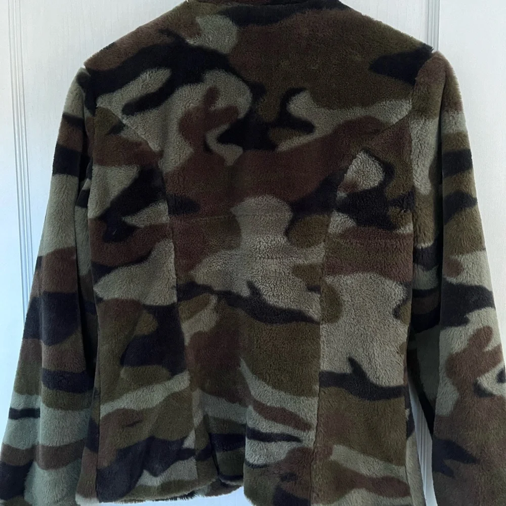 Tribal Jeans Cozy Camo Fleece Jacket - Picture 2 of 3